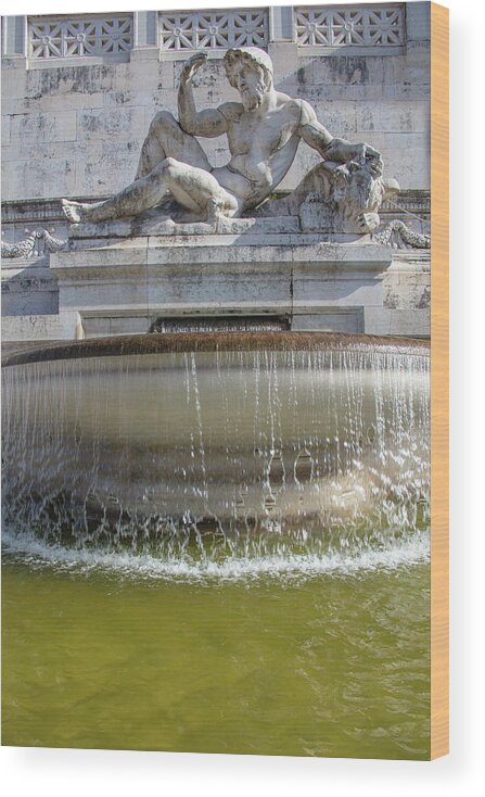 Canon Wood Print featuring the photograph Monumento A Vittorio Emanuele ii Fountain by John McGraw