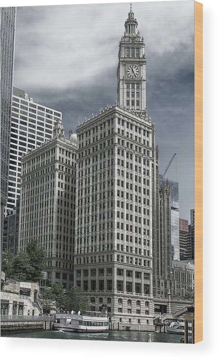 Illinois Wood Print featuring the photograph The Wrigley Building by Alan Toepfer