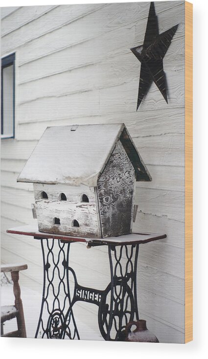 Old Martin Birdhouse Wood Print featuring the photograph Vintage Martin Birdhouse In The Snow by Suzanne Powers