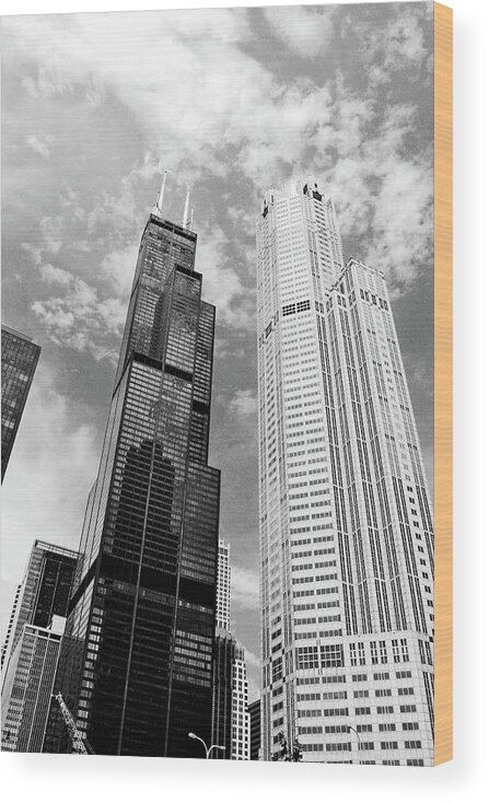 Sears Tower Wood Print featuring the photograph Willis Tower With Clouds by Michelle Calkins