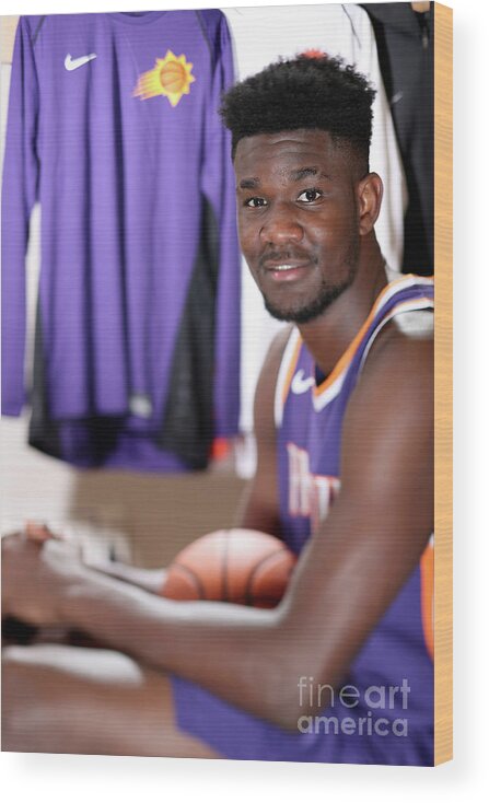 Deandre Ayton Wood Print featuring the photograph 2018 Nba Rookie Photo Shoot by Nathaniel S. Butler