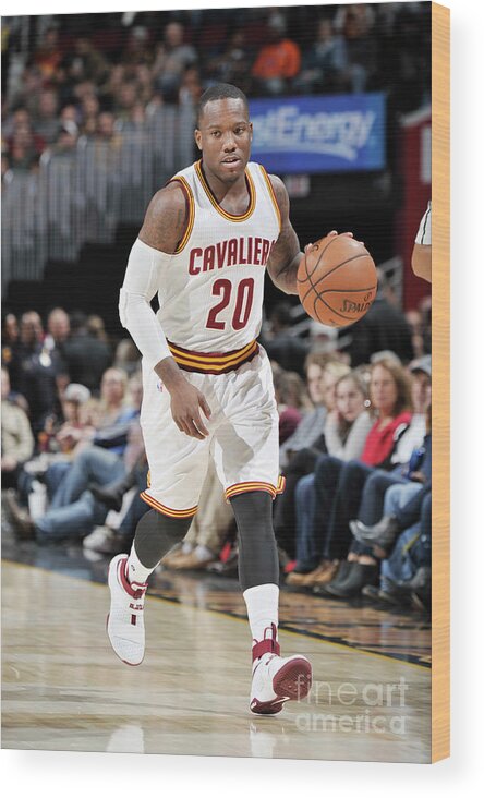 Nba Pro Basketball Wood Print featuring the photograph Memphis Grizzlies V Cleveland Cavaliers by David Liam Kyle