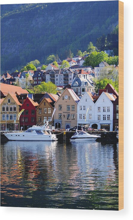 Scenics Wood Print featuring the photograph Bergen by Copyrights By Sigfrid López
