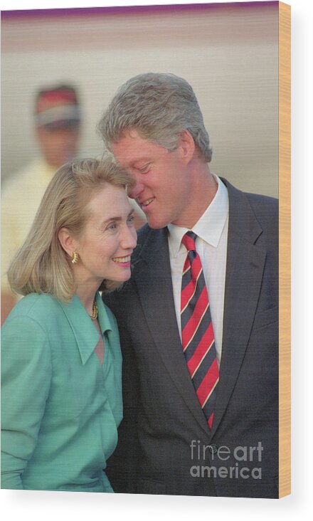 Democracy Wood Print featuring the photograph Bill And Hillary Clinton Getting Close by Bettmann