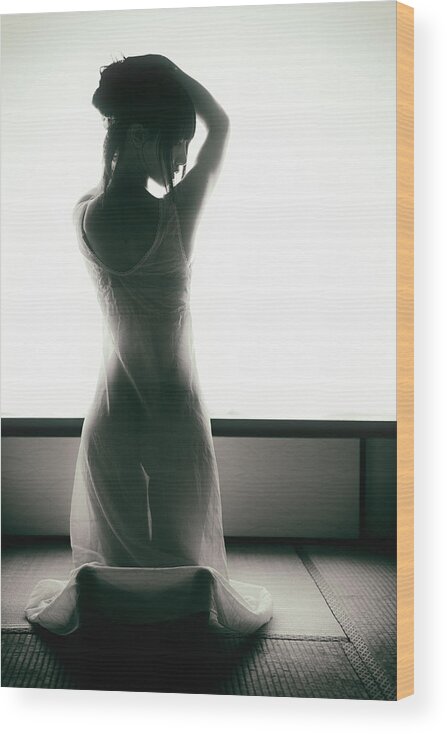 Light Wood Print featuring the photograph Her Back by Daisuke Kiyota