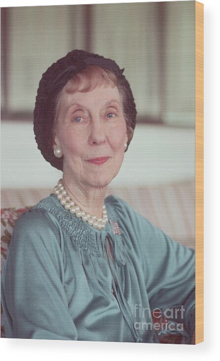 People Wood Print featuring the photograph Mamie Eisenhower by Bettmann