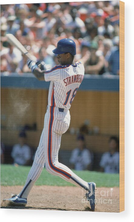 1980-1989 Wood Print featuring the photograph Darryl Strawberry by Rich Pilling