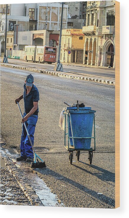 Havana Cuba Wood Print featuring the photograph Cuban Street Cleaner by Tom Singleton