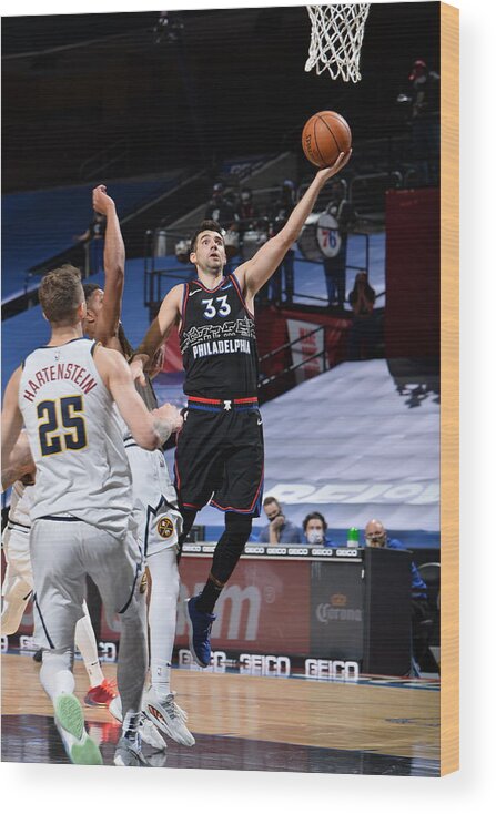 Dakota Mathias Wood Print featuring the photograph Denver Nuggets v Philadelphia 76ers by David Dow