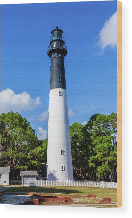 2016 Wood Print featuring the photograph Hunting Island State Park Lighthouse by Charles Hite