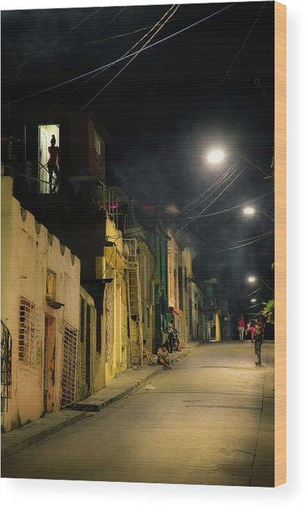 Cuba Wood Print featuring the photograph Night atmosphere El Tivoli by Micah Offman