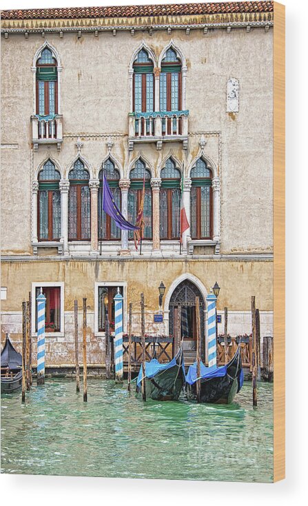 Venice Wood Print featuring the photograph Palace entrance in Venice by Delphimages Photo Creations