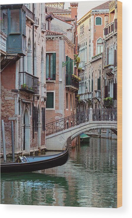 Venice Wood Print featuring the photograph Venice Canal No. 6 by Melanie Alexandra Price