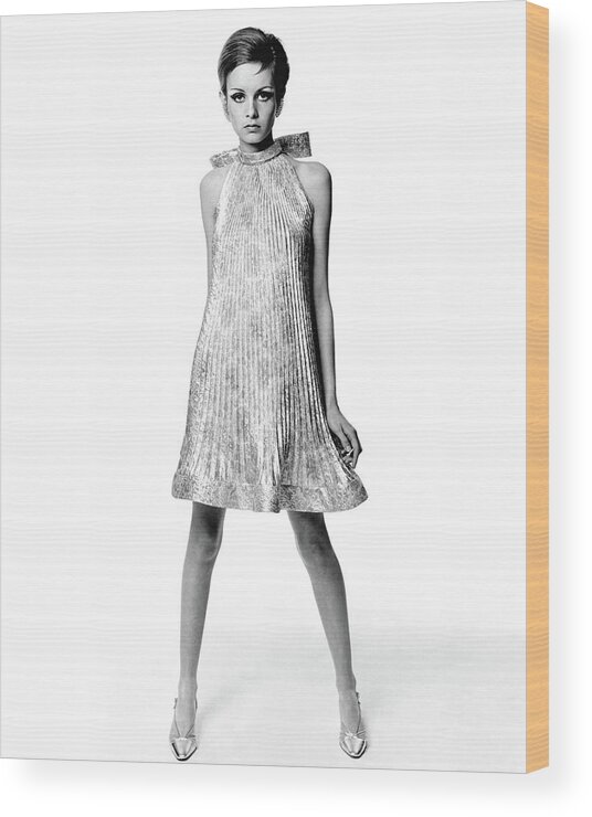Fashion Wood Print featuring the photograph Portrait Of Twiggy by Bert Stern