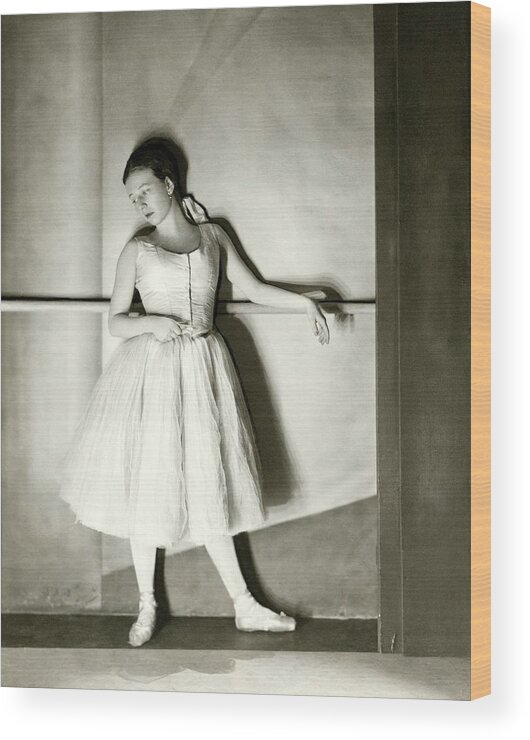 Costume Wood Print featuring the photograph Agnes De Mille Resting Her Arm On A Balance Bar by Nickolas Muray