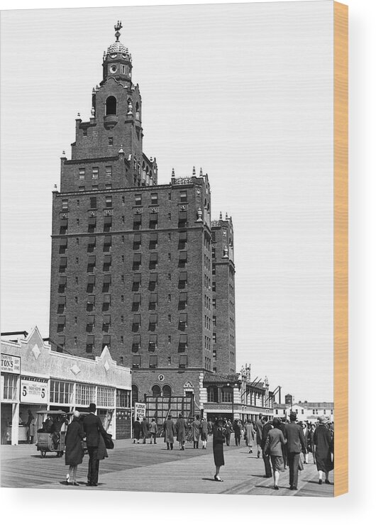 1920s Wood Print featuring the photograph Coney Island Half Moon Hotel by Underwood Archives