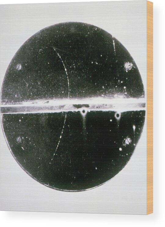 Antimatter Wood Print featuring the photograph Discovery Photo Of The Positron by Carl Anderson/science Photo Library