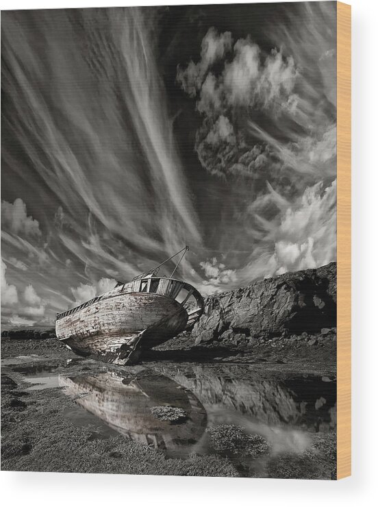 Wreck Wood Print featuring the photograph Final Place (mono) by ?orsteinn H. Ingibergsson