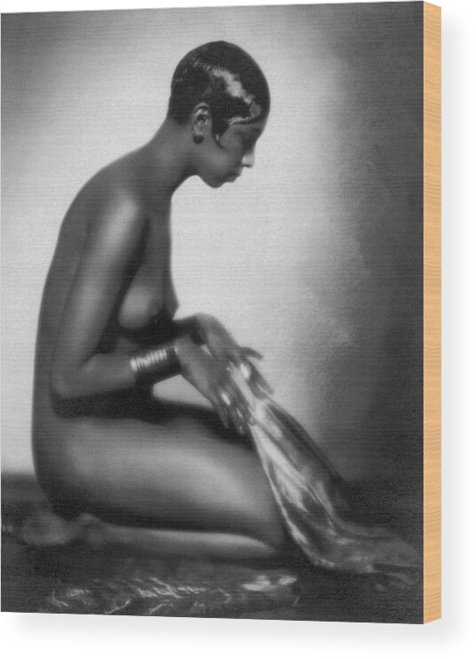 1928 Wood Print featuring the photograph Profile Of Josephine Baker by Underwood Archives