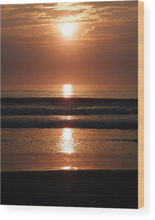 Sunrise Wood Print featuring the photograph All Lined Up by Kim Galluzzo