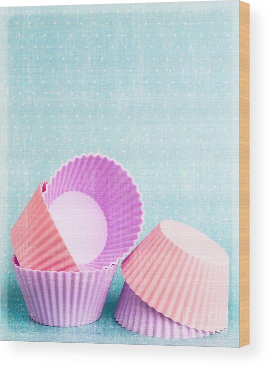 Cup Wood Print featuring the photograph Cupcake by Edward Fielding