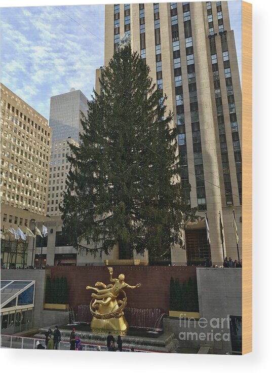 Christmas Tree Wood Print featuring the photograph Rockefeller Center Christmas Tree by CAC Graphics