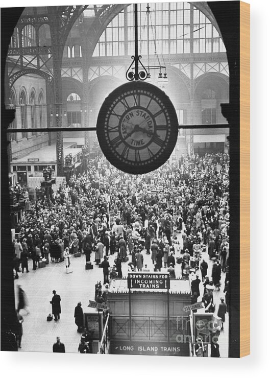 People Wood Print featuring the photograph Pennsylvania Station In New York City #1 by New York Daily News Archive