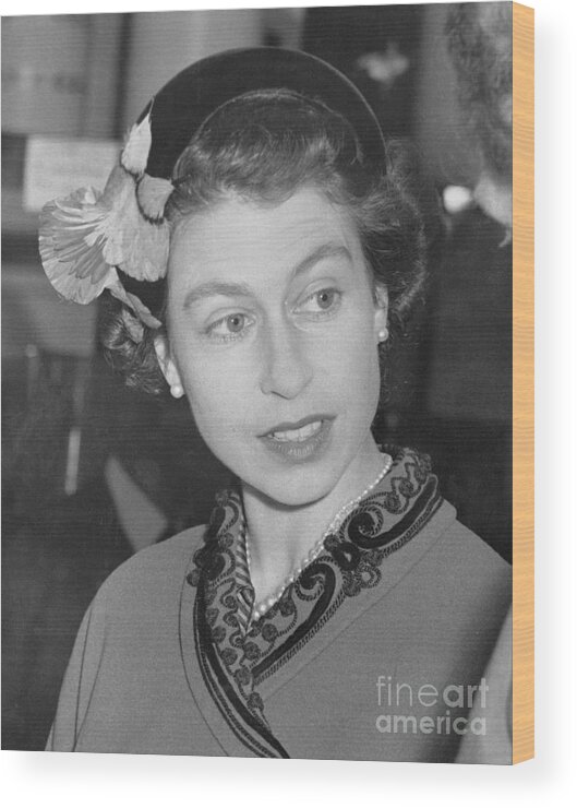 People Wood Print featuring the photograph Queen Elizabeth II #1 by Bettmann