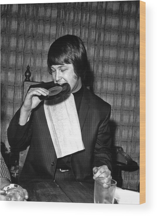 People Wood Print featuring the photograph Brian Wilson Eats Funny Stuff Photo by Michael Ochs Archives