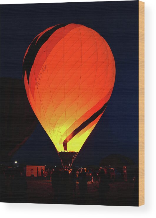 Albuquerque International Balloon Fiesta Wood Print featuring the photograph Bright idea at the fiesta by David Lee Thompson
