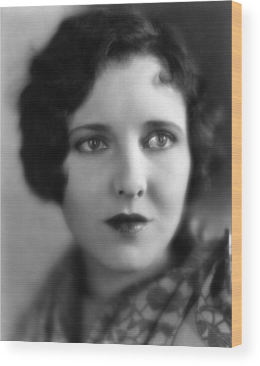 People Wood Print featuring the photograph Jean Arthur by Hulton Archive