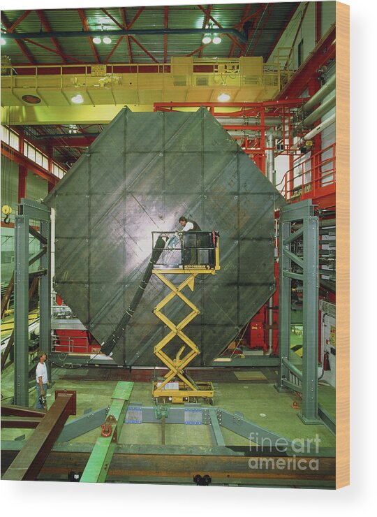 Neutrino Search Wood Print featuring the photograph Minos Neutrino Experiment Steel Plate by David Parker/science Photo Library