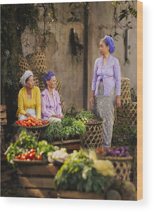 Market Wood Print featuring the photograph Morning Chats by Gatot Herliyanto