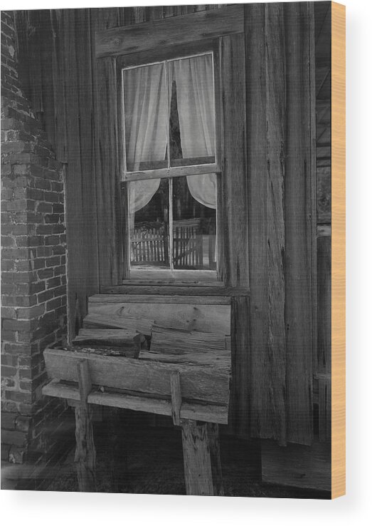 Chesser Plantation Wood Print featuring the photograph Chesser Plantation Window by John Simmons
