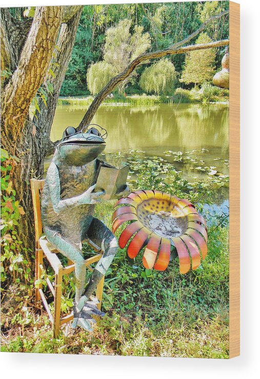 Frog Wood Print featuring the photograph Bespectacled Frog by Jean Goodwin Brooks