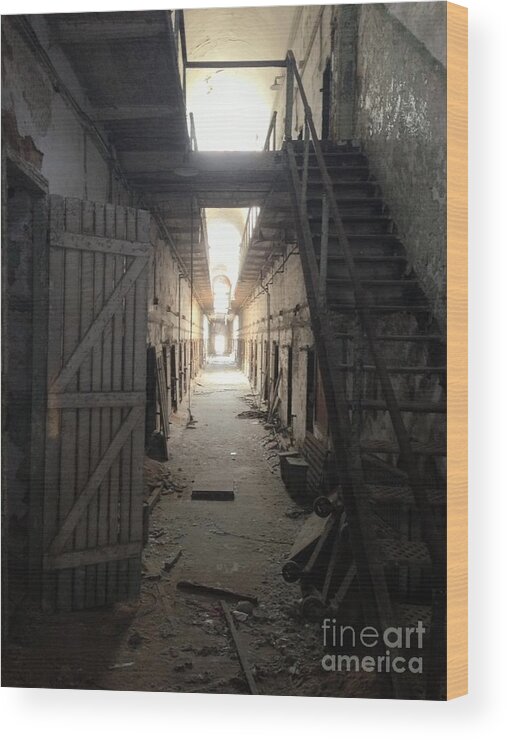 Eastern State Penitentiary Wood Print featuring the photograph Knrn0403 by Henry Butz