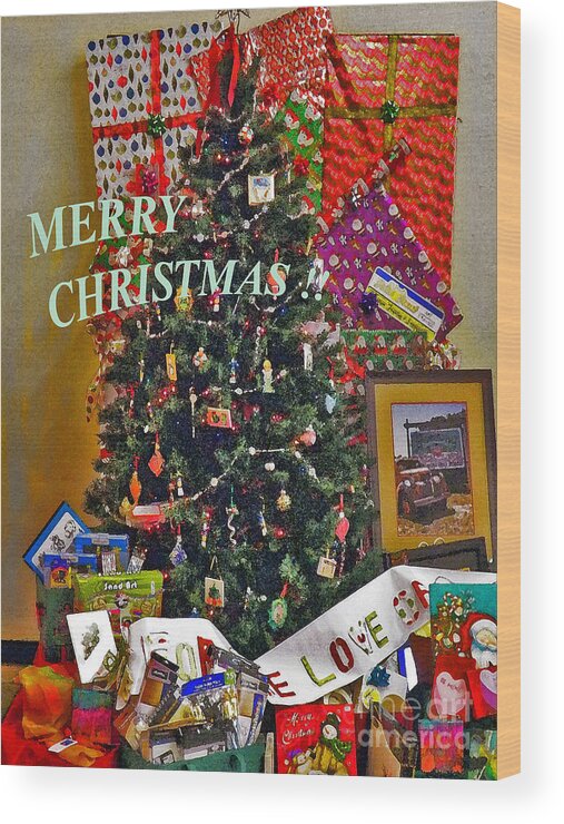 Christmas Tree Wood Print featuring the photograph Merry Christmas card color by Gary Brandes