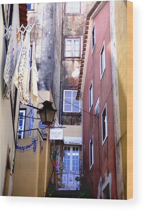 Alley Wood Print featuring the photograph Portuguese Alley by Roberto Alamino