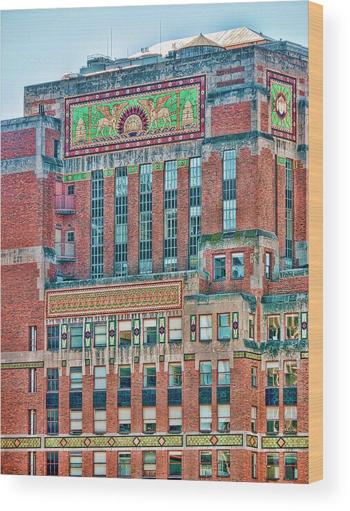 Avant Guard Architecture Wood Print featuring the photograph 551 5th Ave Fred French by S Paul Sahm