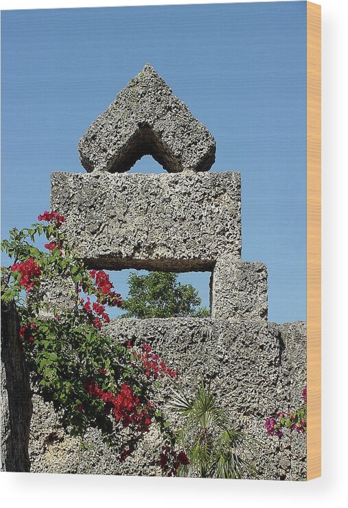 Sunlight Wood Print featuring the photograph Coral Castle for Love by Shirley Heyn