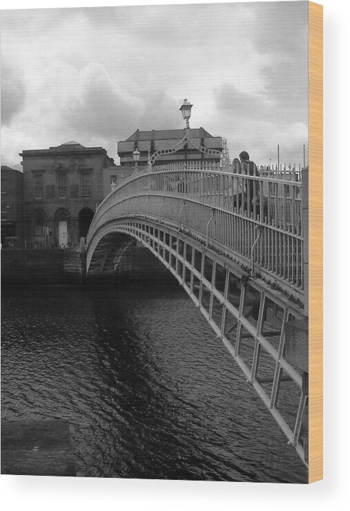 Halfpenny Bridge Wood Print featuring the photograph halfpenny Bridge by Colin O neill