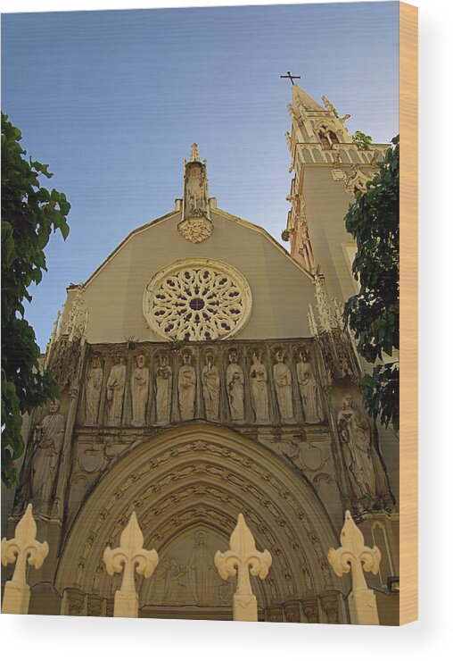 Catholic Church Wood Print featuring the photograph Iglesia San Jorge by Newwwman