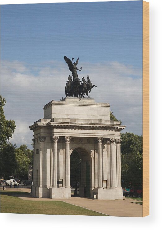 Arches Wood Print featuring the photograph Wellington Arch by Christopher Rowlands