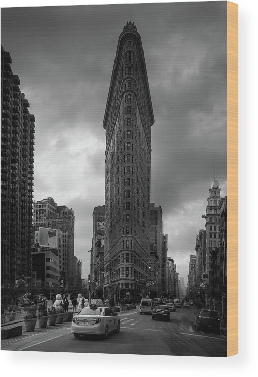 Black And White Wood Print featuring the photograph Flatiron Building, New York by Serge Ramelli