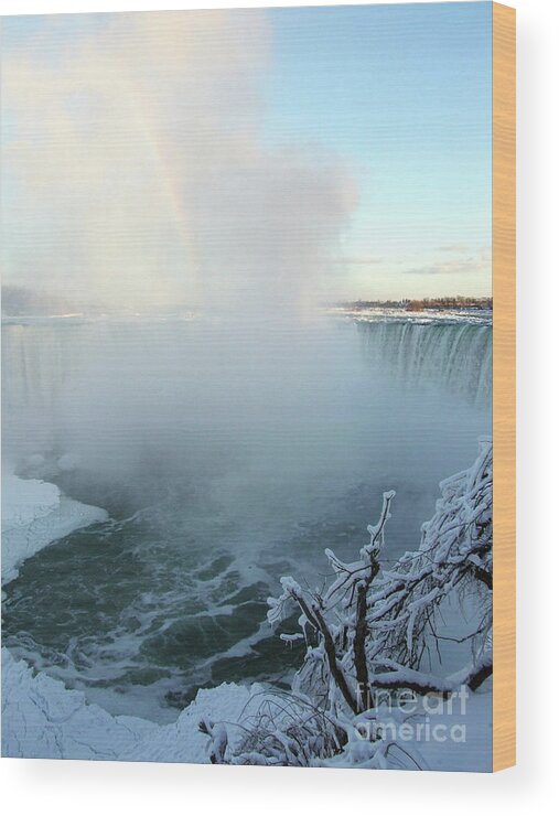 Canada Wood Print featuring the photograph Niagara Falls at minus 20 Celcius by Phil Banks