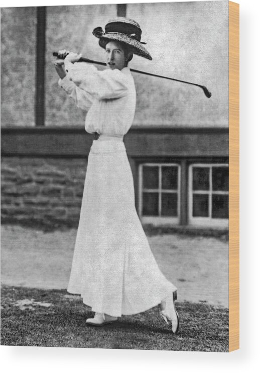1 Person Wood Print featuring the photograph Women's Golf Champion by Underwood Archives