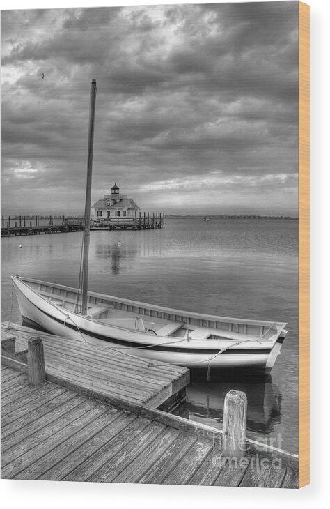Boats Wood Print featuring the photograph The Manteo Waterfront 2bw by Mel Steinhauer