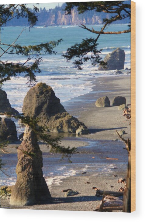 Sea Wood Print featuring the photograph Ruby Beach IV by Jeanette C Landstrom