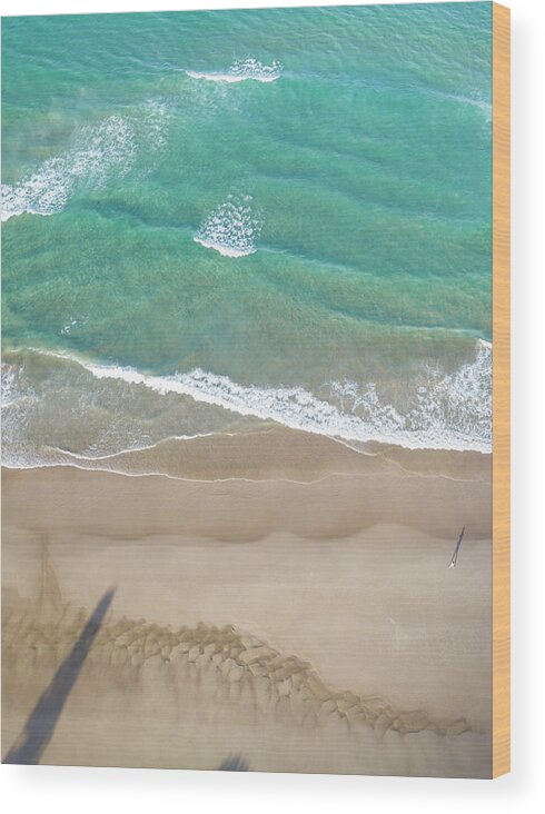 Chriscousins Wood Print featuring the photograph Byron Beach Life by Chris Cousins