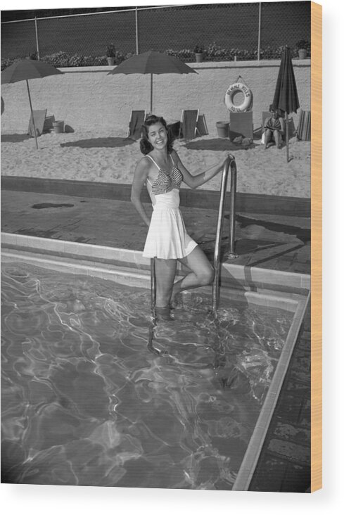 Swimming Pool Wood Print featuring the photograph Esther Williams At The Beverly Hills #1 by Earl Theisen Collection